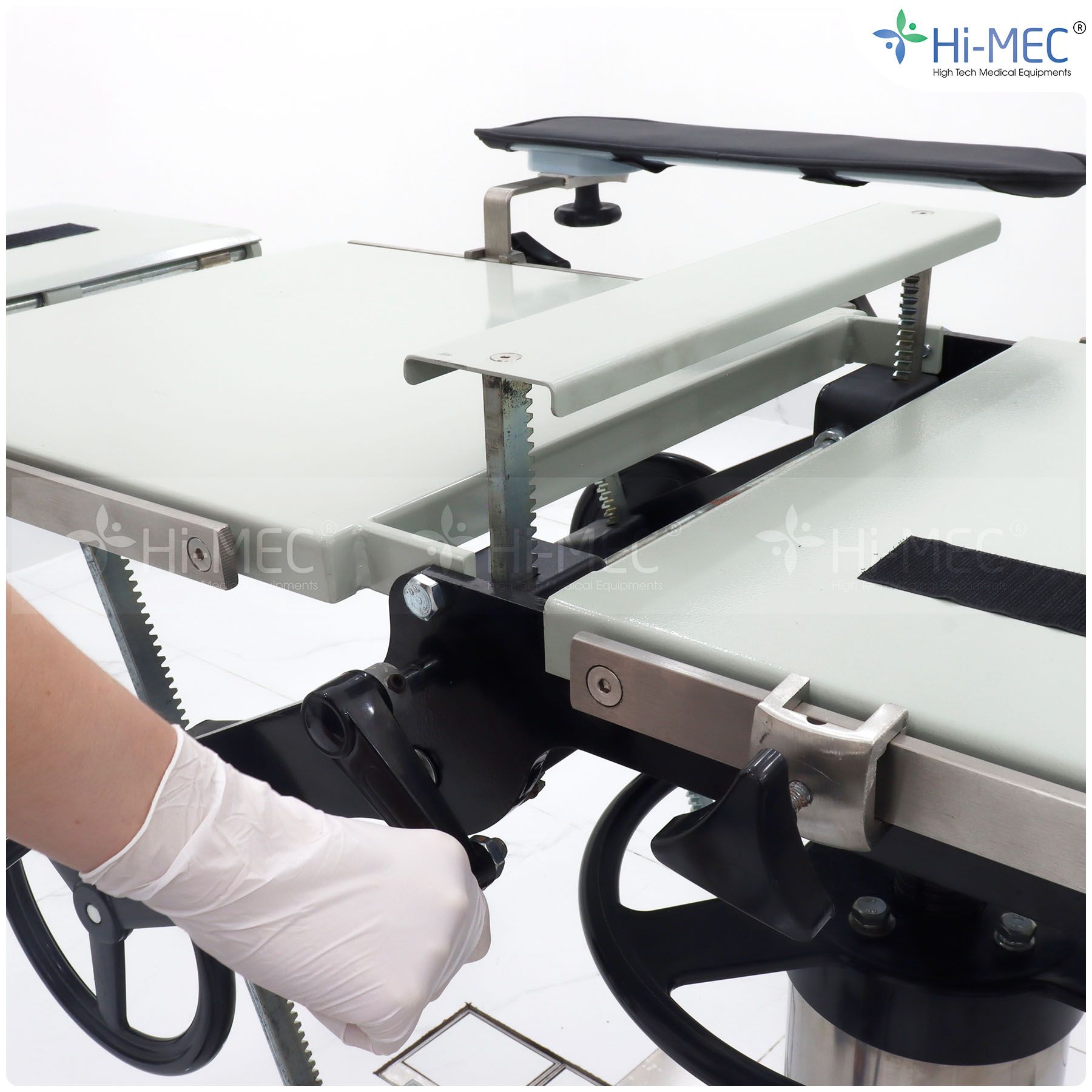 Giường phẫu thuật chỉnh cơ Hi-MEC SB-801