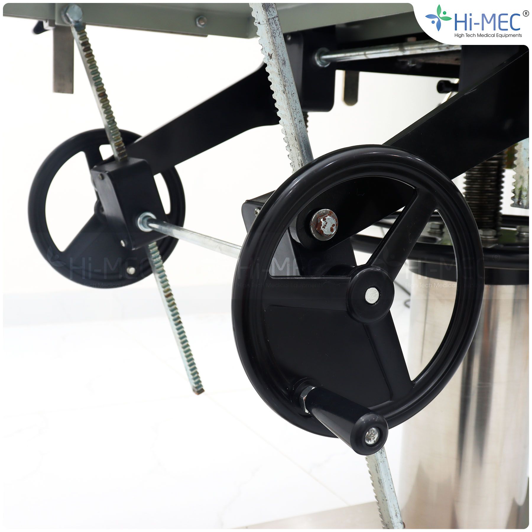 Giường phẫu thuật chỉnh cơ Hi-MEC SB-801
